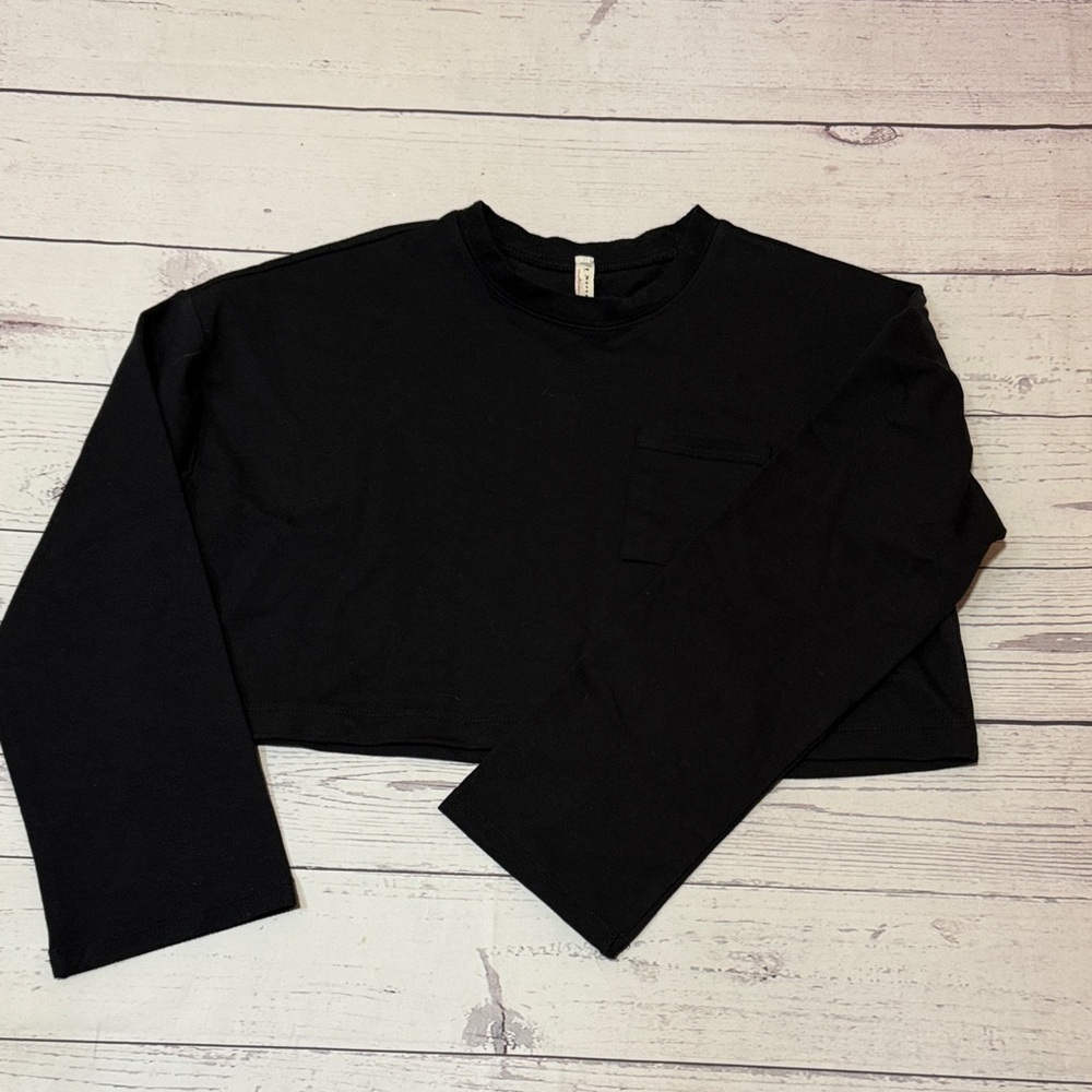 Free People Longsleeve cropped longsleve